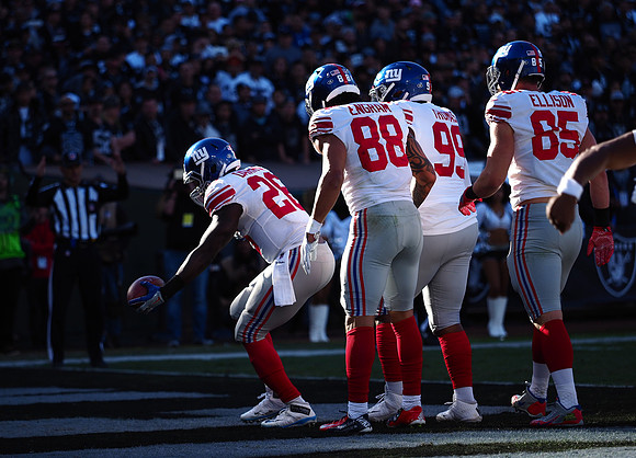 NFL: New York Giants at Oakland Raiders