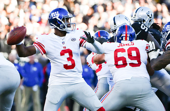 NFL: New York Giants at Oakland Raiders