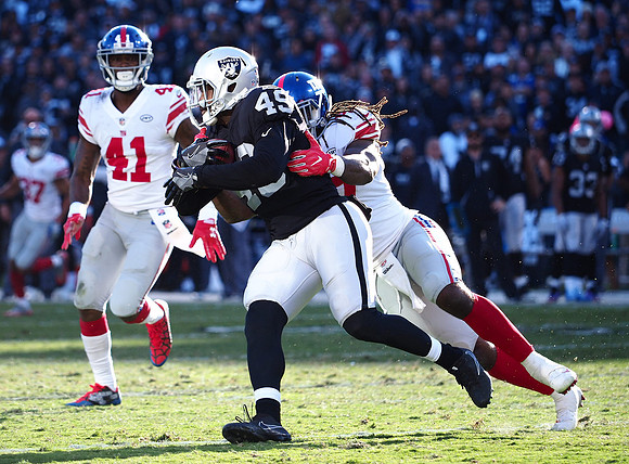 NFL: New York Giants at Oakland Raiders