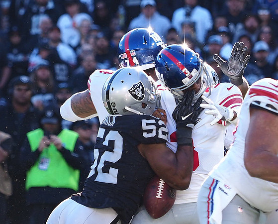 NFL: New York Giants at Oakland Raiders