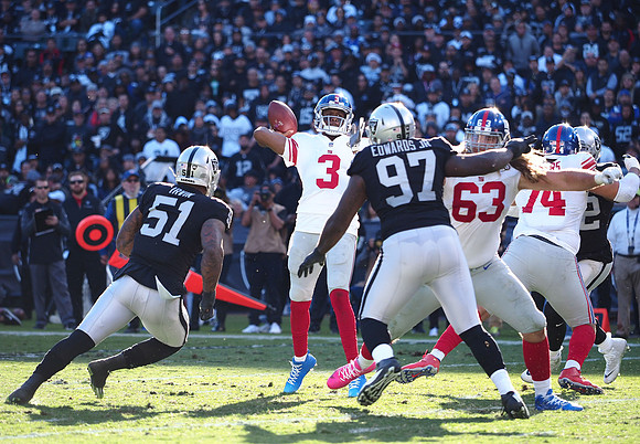 NFL: New York Giants at Oakland Raiders