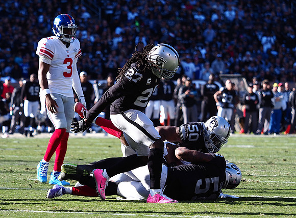 NFL: New York Giants at Oakland Raiders