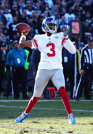 NFL: New York Giants at Oakland Raiders