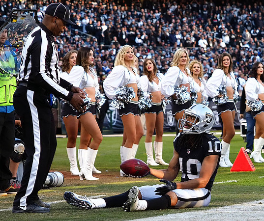 NFL: New York Giants at Oakland Raiders