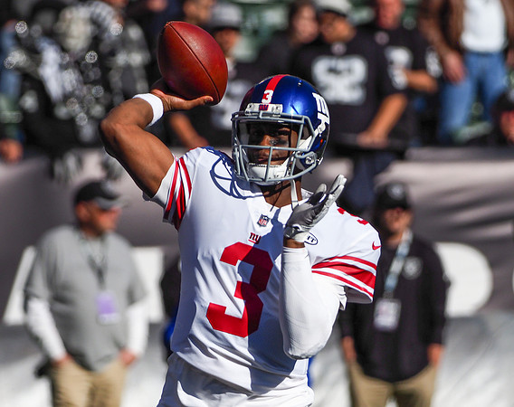 NFL: New York Giants at Oakland Raiders