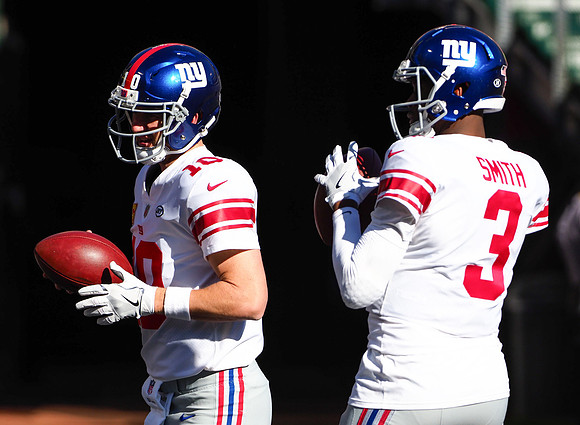 NFL: New York Giants at Oakland Raiders
