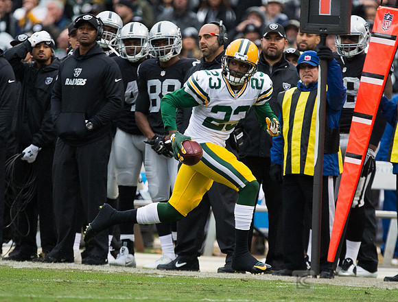 NFL: Green Bay Packers at Oakland Raiders
