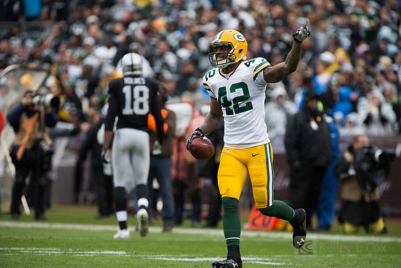 NFL: Green Bay Packers at Oakland Raiders
