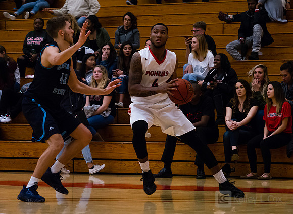 CSUEB MBB