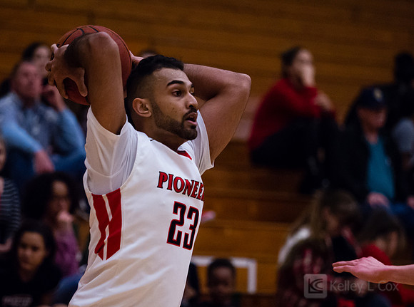CSUEB MBB