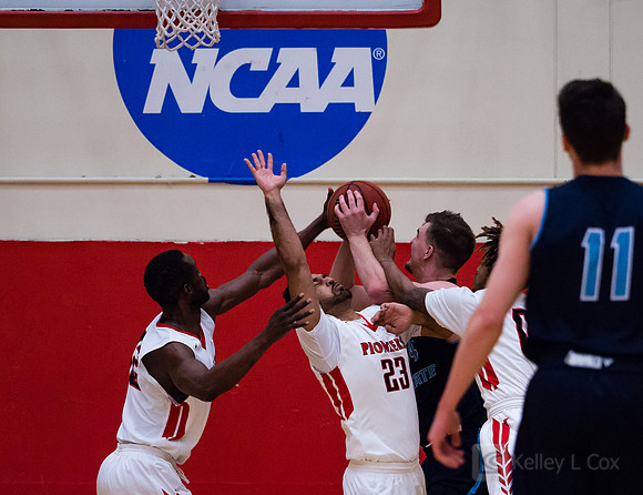 CSUEB MBB