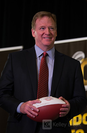 NFL: Handoff to Houston-Press Conference