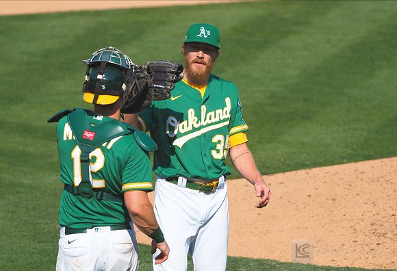 MLB: Wild Card-Chicago White Sox at Oakland Athletics