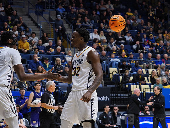 Keonte Kennedy (3), Jalen Celestine (32)