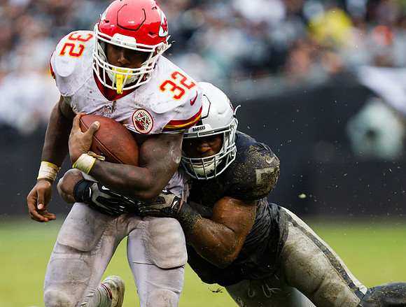 NFL: Kansas City Chiefs at Oakland Raiders