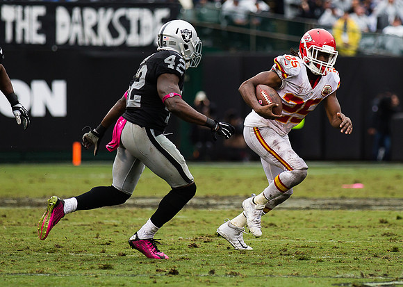NFL: Kansas City Chiefs at Oakland Raiders