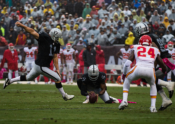 NFL: Kansas City Chiefs at Oakland Raiders