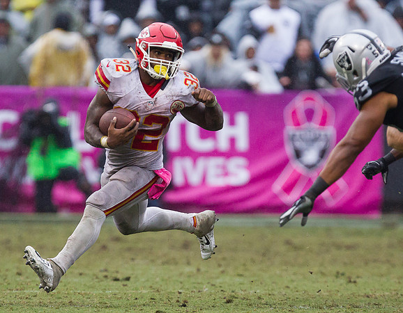 NFL: Kansas City Chiefs at Oakland Raiders