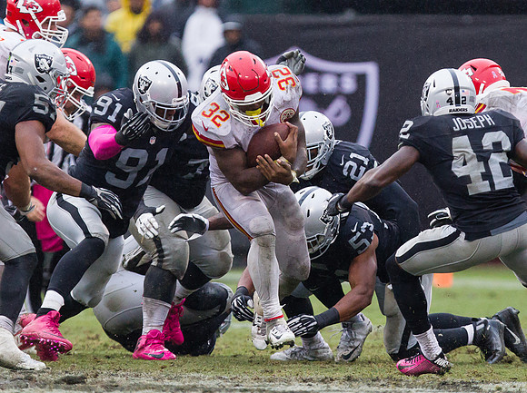 NFL: Kansas City Chiefs at Oakland Raiders