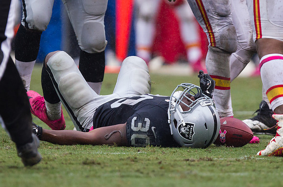 NFL: Kansas City Chiefs at Oakland Raiders