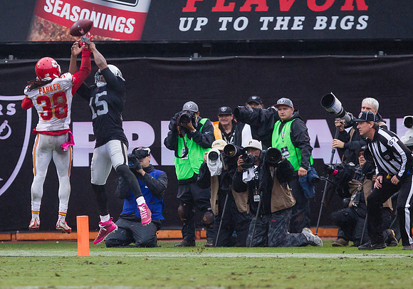 NFL: Kansas City Chiefs at Oakland Raiders