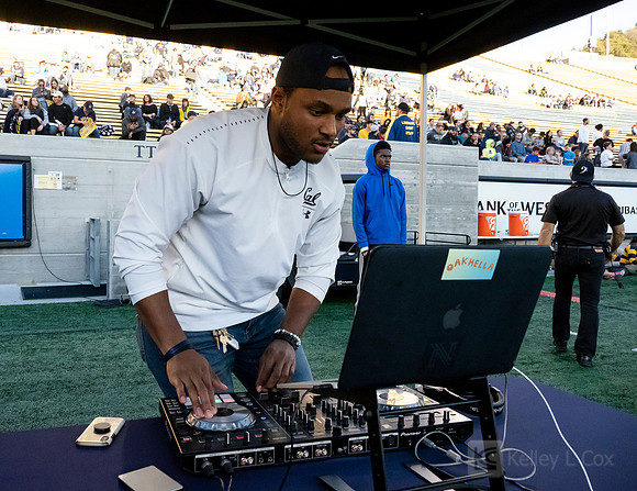DJ