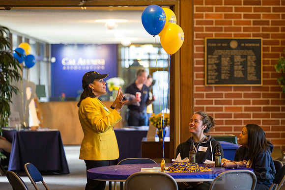 Young Alumni Hoops Party