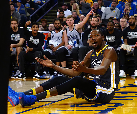NBA: San Antonio Spurs at Golden State Warriors