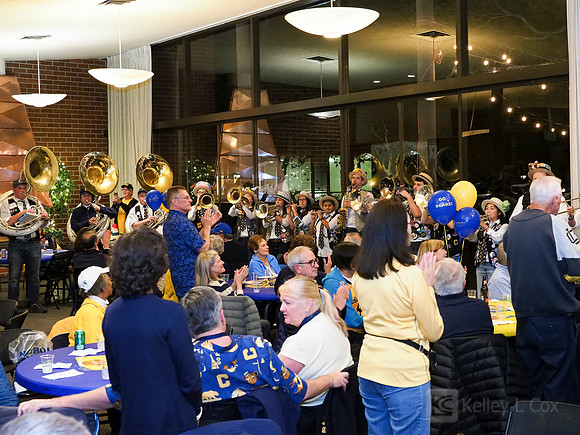California Alumni Association: Hoops Party