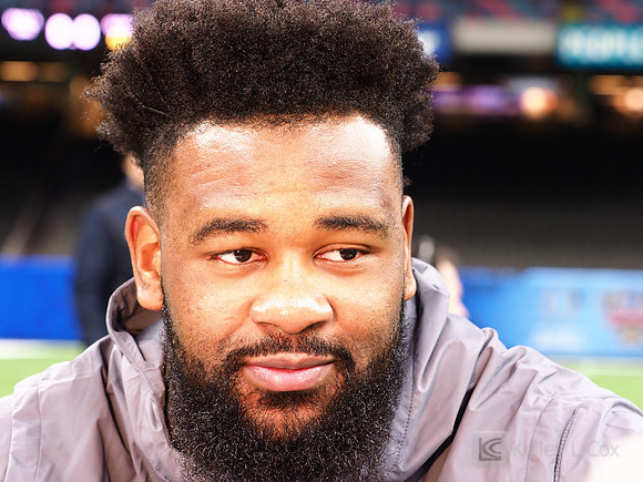 Alabama Crimson Tide defensive lineman Isaiah Buggs (49)
