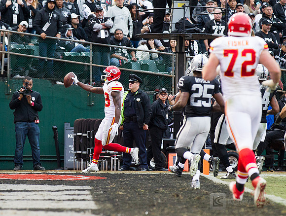 NFL: Kansas City Chiefs at Oakland Raiders