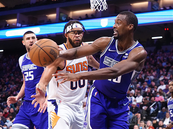 NBA: Phoenix Suns at Sacramento Kings