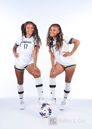 Anysa Gray (17), Amaya Gray (11)