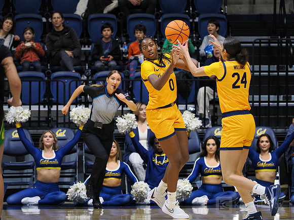 Ugonne (Michelle) Onyiah (0), McKayla Williams (24)