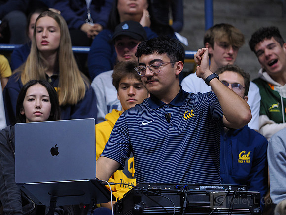 DJ