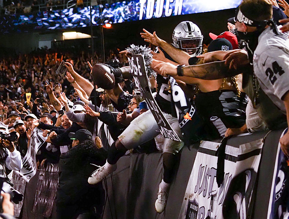 NFL: Denver Broncos at Oakland Raiders