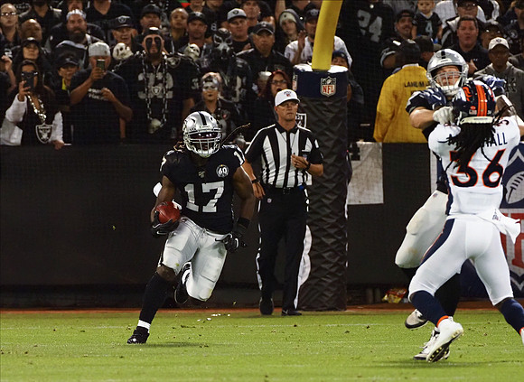 NFL: Denver Broncos at Oakland Raiders