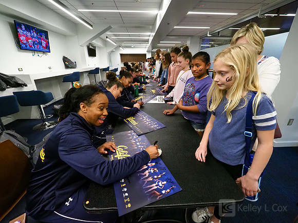 Fan Autographs