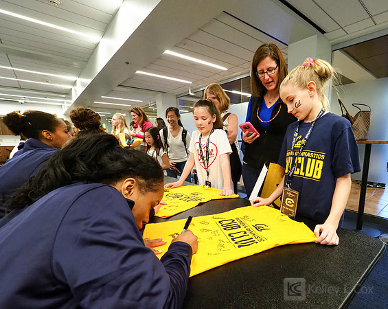 Fan Autographs