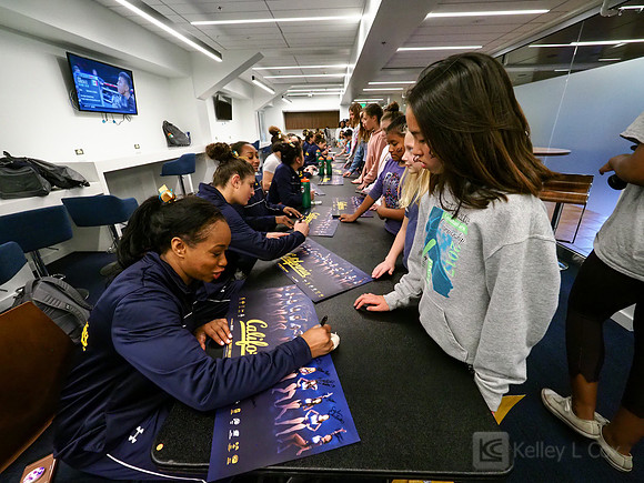 Fan Autographs
