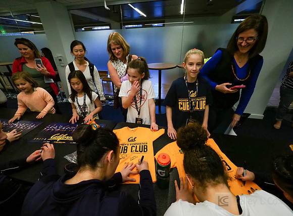 Fan Autographs