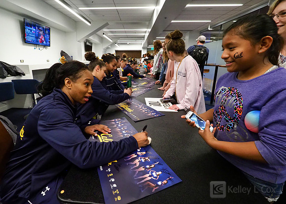 Fan Autographs