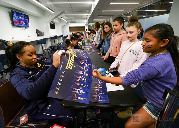 Fan Autographs