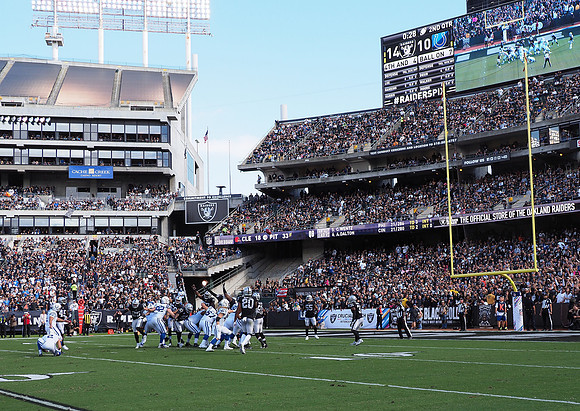 NFL: Indianapolis Colts at Oakland Raiders
