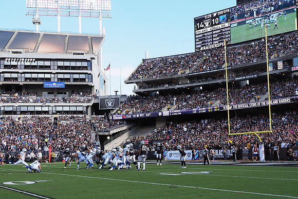 NFL: Indianapolis Colts at Oakland Raiders