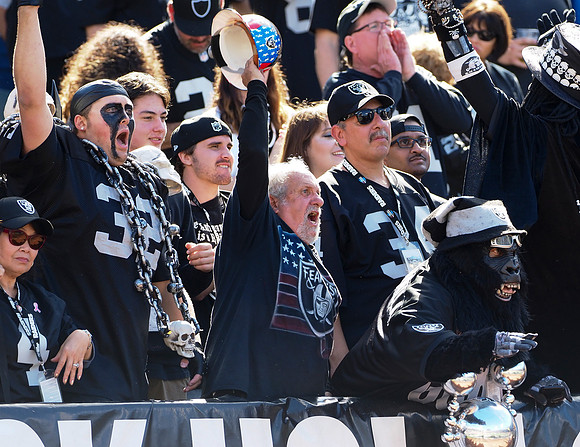 NFL: Indianapolis Colts at Oakland Raiders