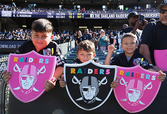 NFL: Indianapolis Colts at Oakland Raiders