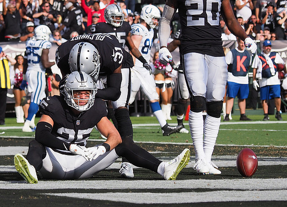 NFL: Indianapolis Colts at Oakland Raiders