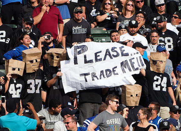 NFL: Indianapolis Colts at Oakland Raiders