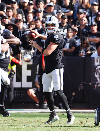 NFL: Indianapolis Colts at Oakland Raiders